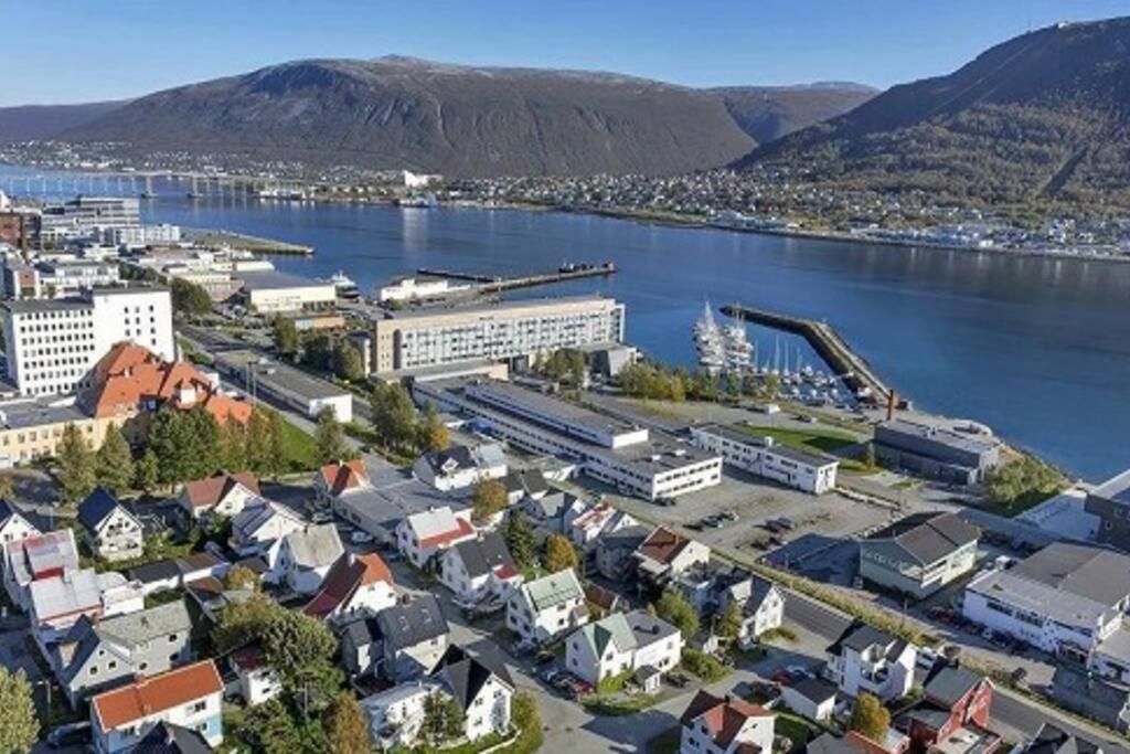In The Heart Of The Aurora Borealis - Tromso City Esterno foto